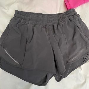 Lululemon Dark Carbon Hotty Hot